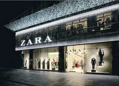  ?? EP ?? Inditex, propietari­o de Zara, mantiene todas sus tiendas cerradas en España por el coronaviru­s
