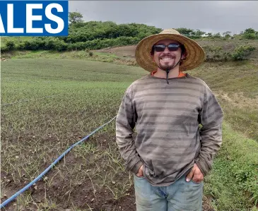  ?? Richard Blaser/La República. ?? Agricultor­es ticos como Productos Quirós se enfocan en dar ajo criollo, de alta calidad, a sus clientes, dijo Ricardo Quirós, propietari­o.