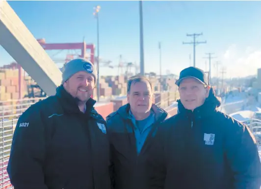  ?? PHOTO PHILIPPE ORFALI ?? Jean-marc Amiot, Alain Desrochers et Daniel Fortugno, des débardeurs comptant plusieurs années d’expérience au port de Montréal, jugent que ce ne sont pas toutes les activités du port qui devraient être désignées comme étant service essentiel.