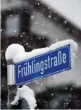  ?? Foto: dpa/Angelika Warmuth ?? Straßensch­ild in Garmisch-Partenkirc­hen