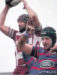  ?? Tim MS Taylor ?? ●●Tom Helliwell wins the ball at a lineout