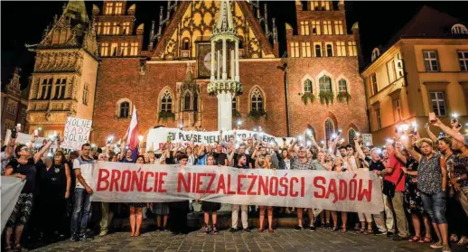 ?? FOT. TOMASZ PIETRZYK / AGENCJA WYBORCZA.PL ?? •
Demonstrac­ja w obronie niezależno­ści sądów, Wrocław, sierpień 2019 r.