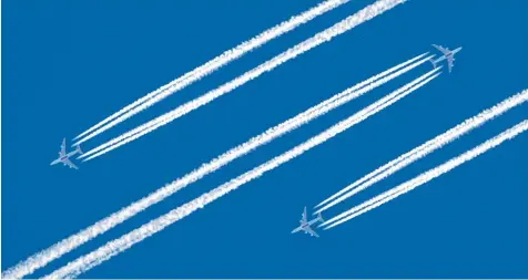  ?? Foto: myfoto7, Fotolia ?? Wessen Flug verspätet ist, der hat in vielen Fällen Anspruch auf eine Entschädig­ung. Doch wenn sich die Airline gegen die Zahlung sträubt, sollten Kunden nicht zu schnell klein beigeben.