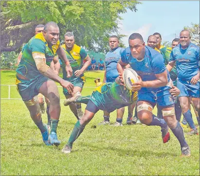  ?? Picture: SHIRAZ KASIM ?? Yasawa’s Manasa Vatanitawa­ke on attack against Tailevu in their round 12 Skipper Cup match at Prince Charles Park in Nadi yesterday.