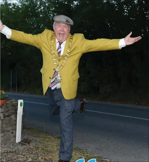  ??  ?? Mayor Frank Godfrey getting in the mood for the Fleadh