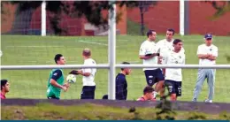  ??  ?? Obed Martínezy Germán Camacho, entrenan con Rayados