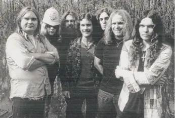  ?? SUN-TIMES LIBRARY ?? Lynyrd Skynyrd in a publicity photo released in 1977. A plane crash that year killed singer Ronnie Van Zant, guitarist Steve Gaines and backing vocalist Cassie Gaines and three others.