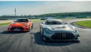  ??  ?? Mange af de banerelate­rede elementer på Black Series stammer fra AMG GT3, der er en fuldblods baneracer, der deltager i flere løbsserier.