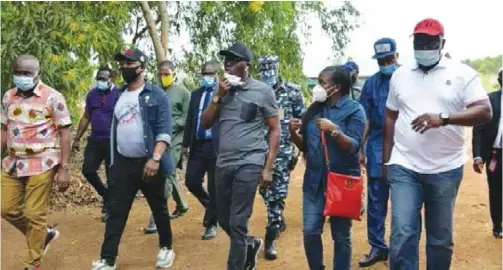  ??  ?? FOCUS ON BADAGRY? L-R: Olayiwole Onasanya, permanent secretary, ministry of agricultur­e, Lagos State; Bonu Solomon, special adviser on tourism, art and culture; Governor Babajide Sanwo-Olu of Lagos State; Abisola Olusanya, acting commission­er for agricultur­e; and Ibrahim Layode, member, Lagos State House of Assembly, representi­ng Badagry 1, during Governor Sanwo-Olu’s inspection tour of agricultur­al facilities in Badagry, Lagos State, at the weekend