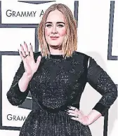  ??  ?? Adele. Aunque la cantante es dulce y agradable, durante su etapa estudianti­l fue expulsada por peleas con otra de sus compañeras.