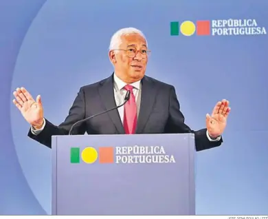  ?? JOSE SENA GOULAO / EFE ?? El primer ministro saliente portugués, Antonio Costa, ofrece una rueda de prensa en Lisboa.