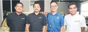  ?? — Gambar Bernama ?? UNTUK KENANGAN: (Dari kiri) Zamry, Pengarah Eksekutif Richiamo Sdn Bhd Zulkifli Yusof, Pengurus Pemasaran Foto Pertubuhan Berita Nasional Malaysia (Bernama) Mohd Farhan Mustafa Kamal dan Pengarah Pemasaran Richiamo Sdn Bhd Adam Kasim pada Majlis Perasmian One Stop Centre Anjung Dahlia Universiti Teknologi MARA di Kampus Puncak Alam kelmarin.