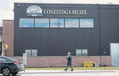  ?? MATHEW MCCARTHY WATERLOO REGION RECORD ?? Conestoga Meats in Breslau employs 1,000 people and normally processes about 37,000 pigs per week.
