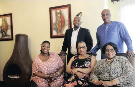  ?? African News Agency (ANA) ?? JONAS Gwangwa’s children, Keituletse, Mpho, his wife Violet, all seated, Mojalefa and Malose at a gathering to mark his birthday. | BHEKIKHAYA MABASO