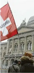  ?? Foto: Anex, dpa ?? Proteste in Bern gegen die Corona‐Maß‐ nahmen der Regierung.