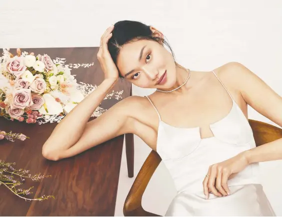  ?? MEJURI ?? Canadian jewelry brand Mejuri has seen a real push for personaliz­ation in wedding jewelry trends.