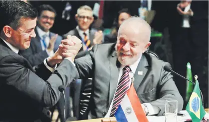  ?? ?? Sigue la pulseada entre los mandatario­s de Paraguay y Brasil sobre la tarifa de Itaipú para el año en curso.