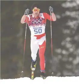  ??  ?? Alex Harvey a dû abandonner pendant le 15 km de vendredi en raison d’un problème de fartage.