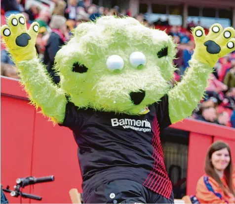  ?? Foto: Tim Groothuis, Witters ?? Brian the lion ist hauptberuf­lich Maskottche­n des Bundesligi­sten Bayer Leverkusen, privat natürlich auch als Fan emotional engagiert. Für ihn und viele andere Fans hat das Warten nun ein Ende: Die neue Saison der Fußball Bundesliga startet.