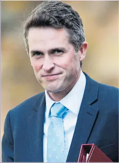  ??  ?? GAUCHE: Gavin Williamson is at war with Theresa May