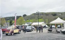  ??  ?? Les établissem­ents locaux ont participé au salon auto loisirs.