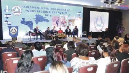  ?? JORGE CRUZ/LISTÍN DIARIO ?? Actividad. Un momento del desarrollo del Foro de Desarrollo e Integració­n Turística en Centroamér­ica y el Caribe, en el que se expuso sobre la importanci­a de integrar a las medianas y pequeñas empresas (Mypimes) al sector turístico.