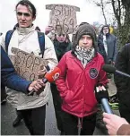  ?? | PHOTO : LIONEL BONAVENTUR­E, AFP ?? Greta Thunberg à son arrivée à Saïx, dans le Tarn.