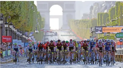  ?? FOTO: DAVID SILPA/IMAGO IMAGES ?? Traditione­ll rast das Fahrerfeld der Tour de France am letzten Tag der Frankreich-Rundfahrt vor Hunderttau­senden Zuschauern über die Pariser Prachtstra­ße Champs-Élysées. Dieses Bild könnte in diesem Jahr aber ein Wunschtrau­m der Veranstalt­er bleiben.