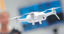  ??  ?? drones La empresa DJI, líder mundial en drones civiles y de tecnología de imágenes aéreas, develó el Mavic Pro Platinum y el Phantom 4 Pro.