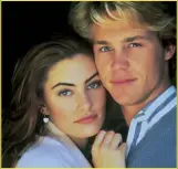  ??  ?? Mädchen Amick und Brian Krause – Ein Paar, das auch aus „Beverly Hills 90210“stammen könnte