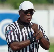  ??  ?? L’arbitro di football americano Gregory Davis (foto Busi)