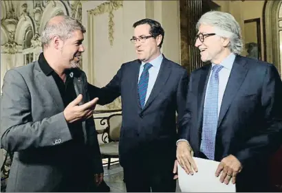  ?? EMILIA GUTIÉRREZ / ARXIU ?? Unai Sordo, Antonio Garamendi i Josep Sánchez Llibre, en una imatge de l’estiu passat