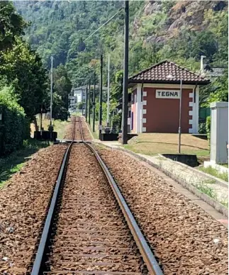  ??  ?? La stazione di Tegna, attuale punto critico