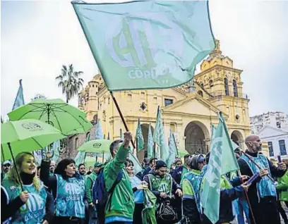  ?? PRENSA ATE CÓRDOBA ?? PROTESTA. La delegación local de ATE dice que resistirá en las calles la caída de contratos en organismo nacionales.