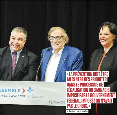  ?? PHOTO SIMON CLARK ?? Jean Lapointe entouré des ministres Sébastien Proulx et Lucie Charlebois, lors d’un point de presse tenu à l’école Jean-de-brébeuf, hier, à Québec.