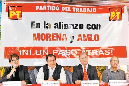  ??  ?? La dirigencia del partido ofreció una conferenci­a de prensa; advierten que su alianza con Morena continuará.