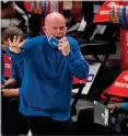  ?? AP PHOTO BY JEFFREY MCWHORTER ?? Orlando Magic head coach Steve Clifford shouts instructio­ns to his players during the first half of an NBA basketball game against the Dallas Mavericks, Saturday, Jan. 9, in Dallas.