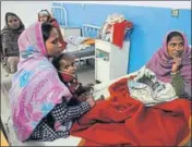  ?? PARVEEN KUMAR/HT ?? The woman who delivered her baby girl outside the emergency ward of the Gurgaon civil hospital on February 9.