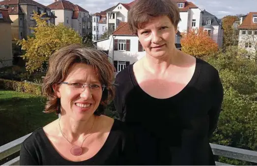  ??  ?? Bei Thex Frauensach­e engagiert: Anne Franko (links) und ihre Mentorin Sylke Schröder. Einmal im Monat treffen sie sich in Weimar im Zweierteam. Zwei Jahre dauert das Projekt insgesamt. Foto: Gerlinde Sommer