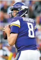  ??  ?? Sam Bradford