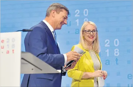  ?? [ APA/ Punz ] ?? Wirtschaft­sministeri­n Margarete Schramböck und Digital-Kommissar Andrus Ansip erarbeiten eine neue Industries­trategie.