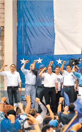  ??  ?? (1) Las autoridade­s del Partido Nacional proyectan encuestar a