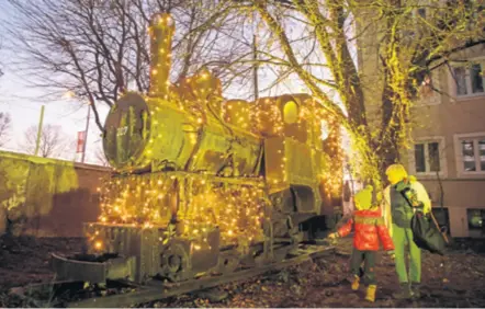  ??  ?? Adventska izložba Orient u Zagrebu postavljen je u starom vagonu, dijelu postava Hrvatskog željezničk­og muzeja