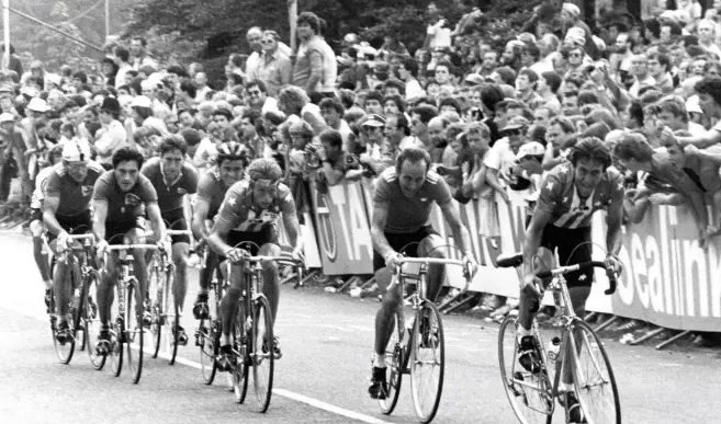  ??  ?? The men’s race break included Boyer, Zoetemelk, LeMond and winner Saronni