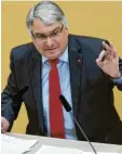  ?? Foto: Lara Hammer ?? Harald Güller aus Neusäß ist seit vielen Jahren SPD‰Abgeordnet­er im bayeri‰ schen Landtag.