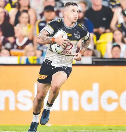  ?? Picture: ALIX SWEENEY ?? SEEKING CONSISTENC­Y: North Queensland Cowboys winger Ben Hampton.