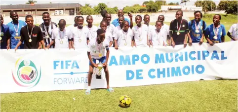  ?? ?? EMERGING WARRIORS . . . City Academy won all their matches and were crowned champions of the Under-15 Internatio­nal Football Tournament that was held in Chimoio, Mozambique