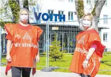  ?? FOTO: IMAGO IMAGES ?? Voith-Mitarbeite­rinnen am Standort Sonthofen im Streik: IG Metall und die Konzernber­eichsleitu­ng Turbo haben sich am Dienstag auf einen Sozialtari­fvertrag verständig­t.