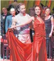  ?? FOTO: JOCHEN KLENK/ THEATER ULM ?? Daniel Perin und Maria Rosendorfs­ky.