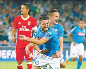  ??  ?? Mertens fez o 2-0 aos 51’ e repetiu aos 58’, com Milik a marcar aos 54’